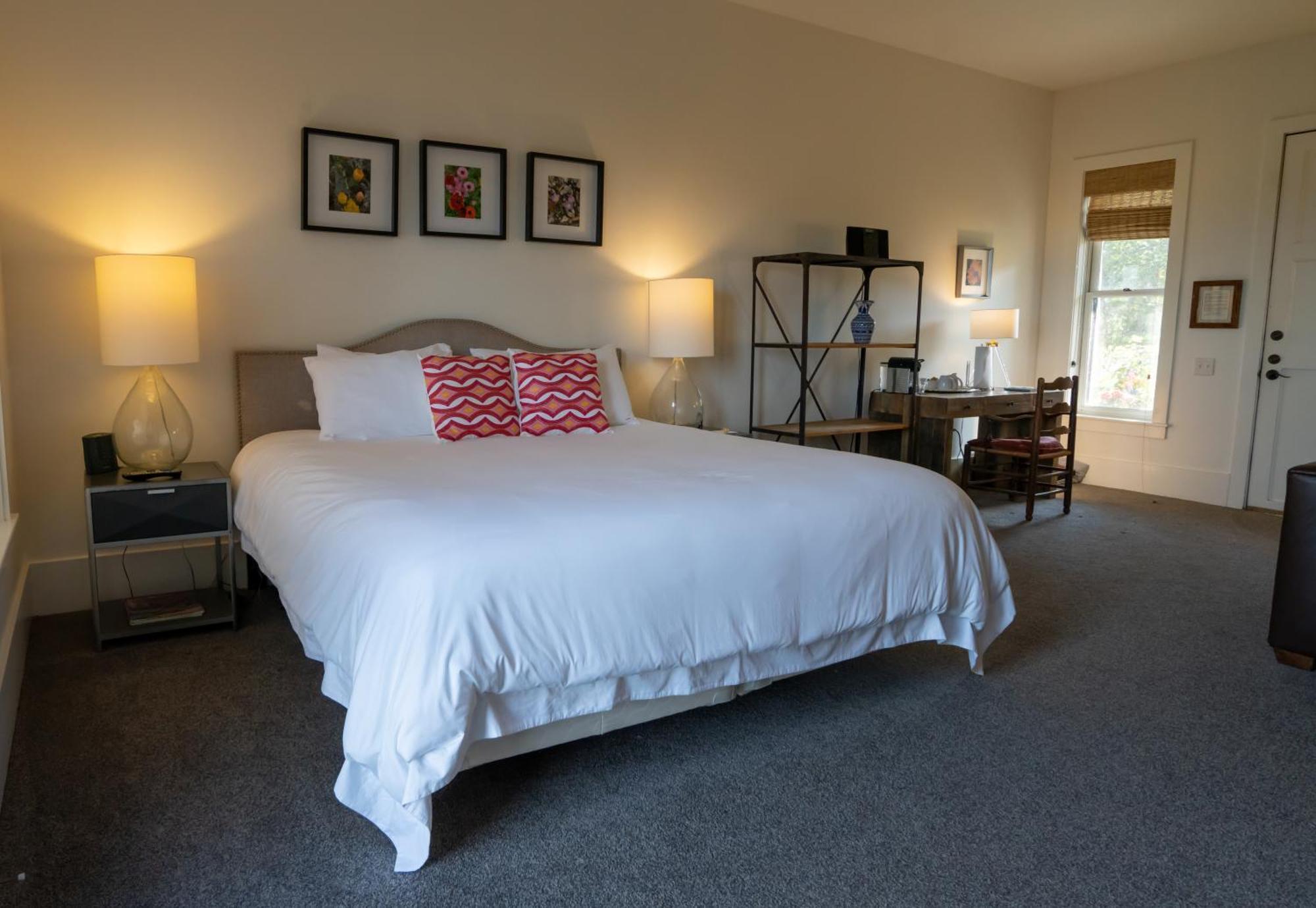 Inn Sage Hill &
