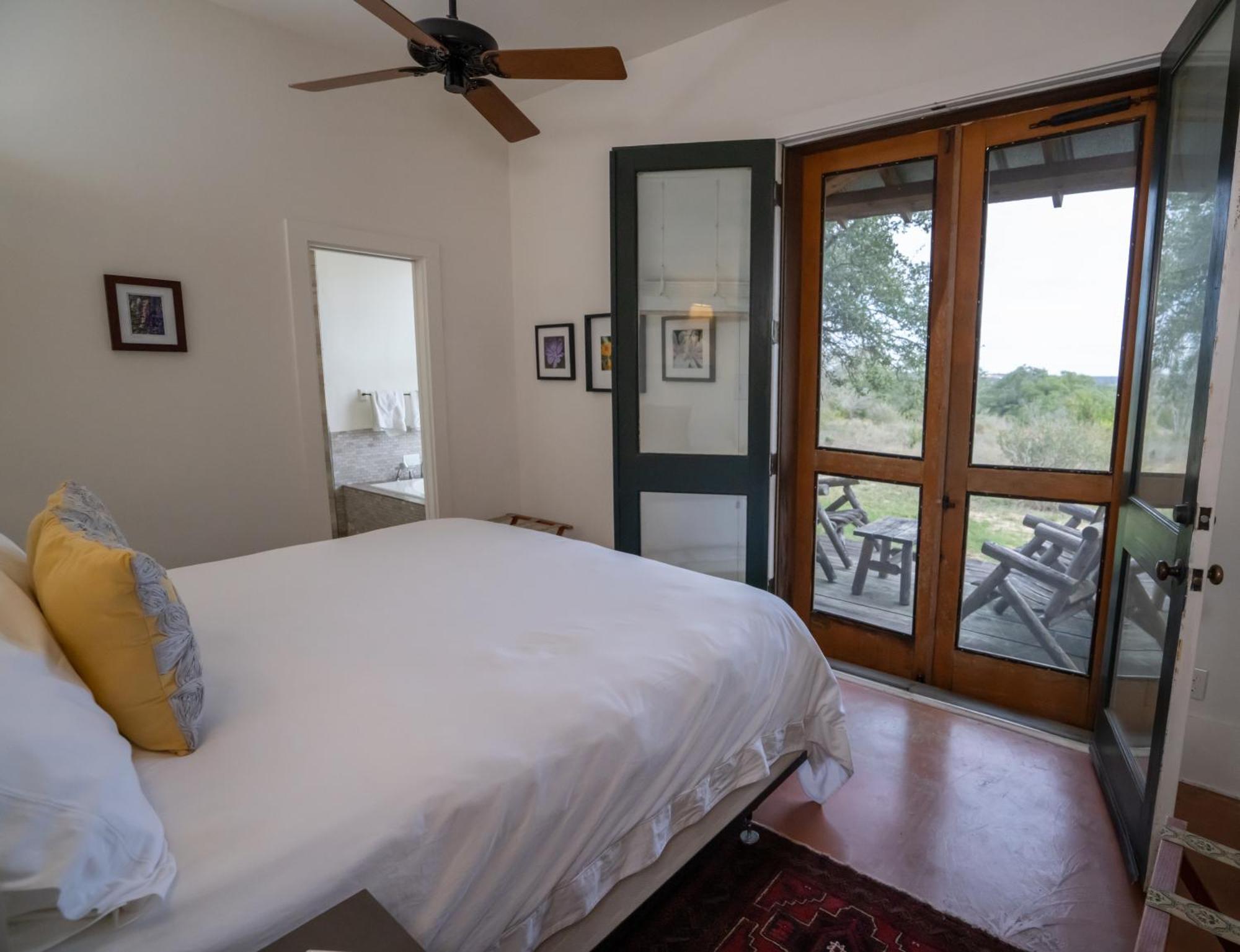 Inn Sage Hill & 4*